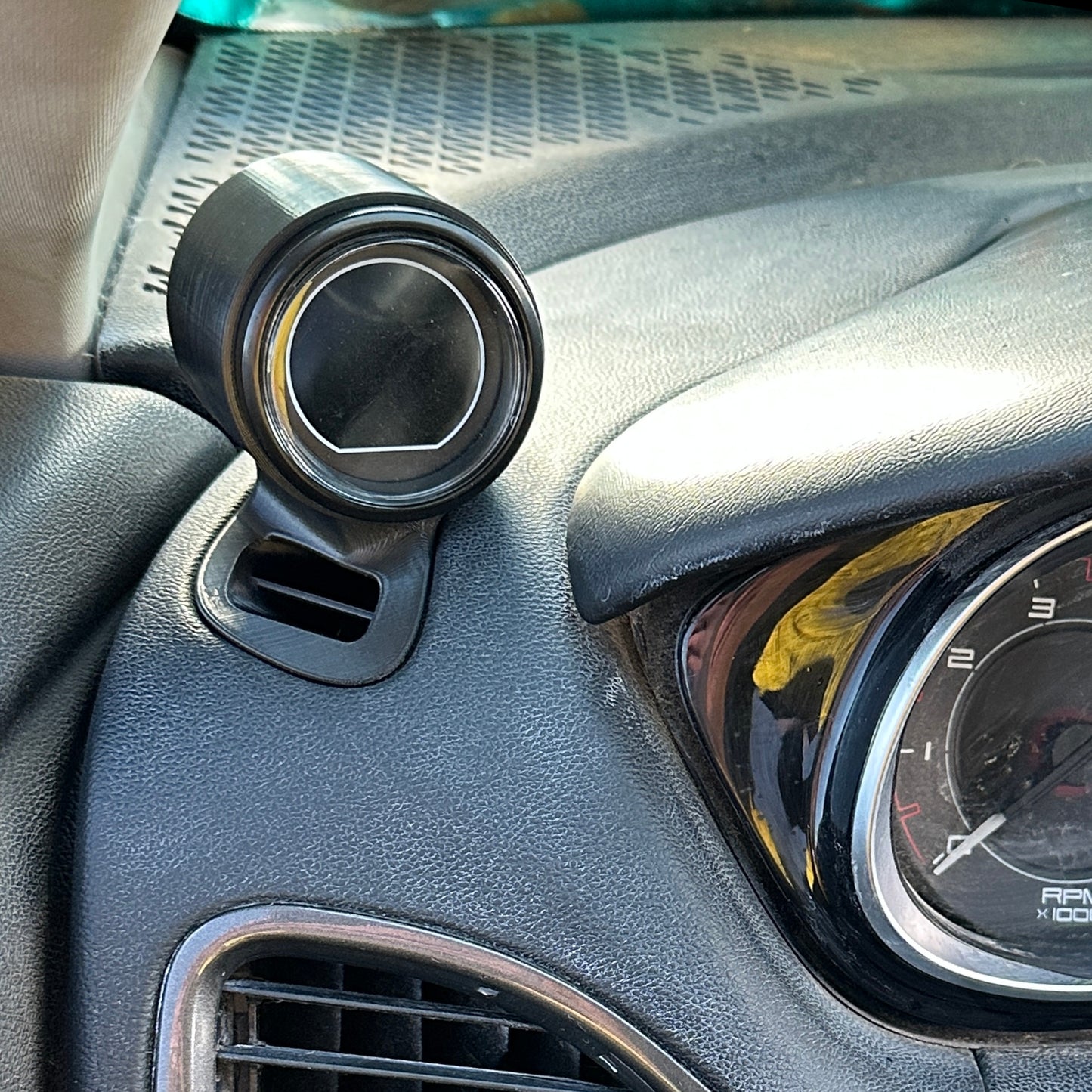 Single gauge pod mount for 2013-2016 Dodge Dart functional defrost vent