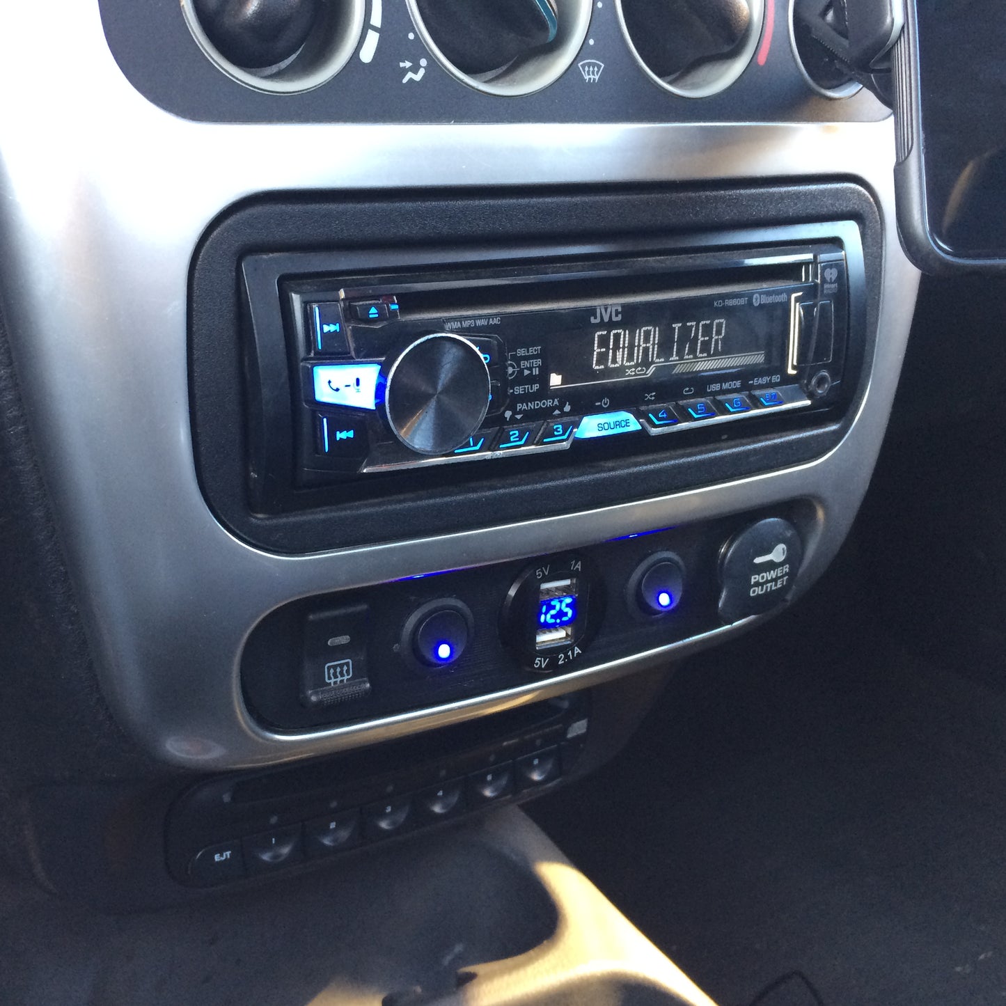 USB charging Voltmeter Aux switch Panel for 2000-2005 Neon SRT4 replaces bezel