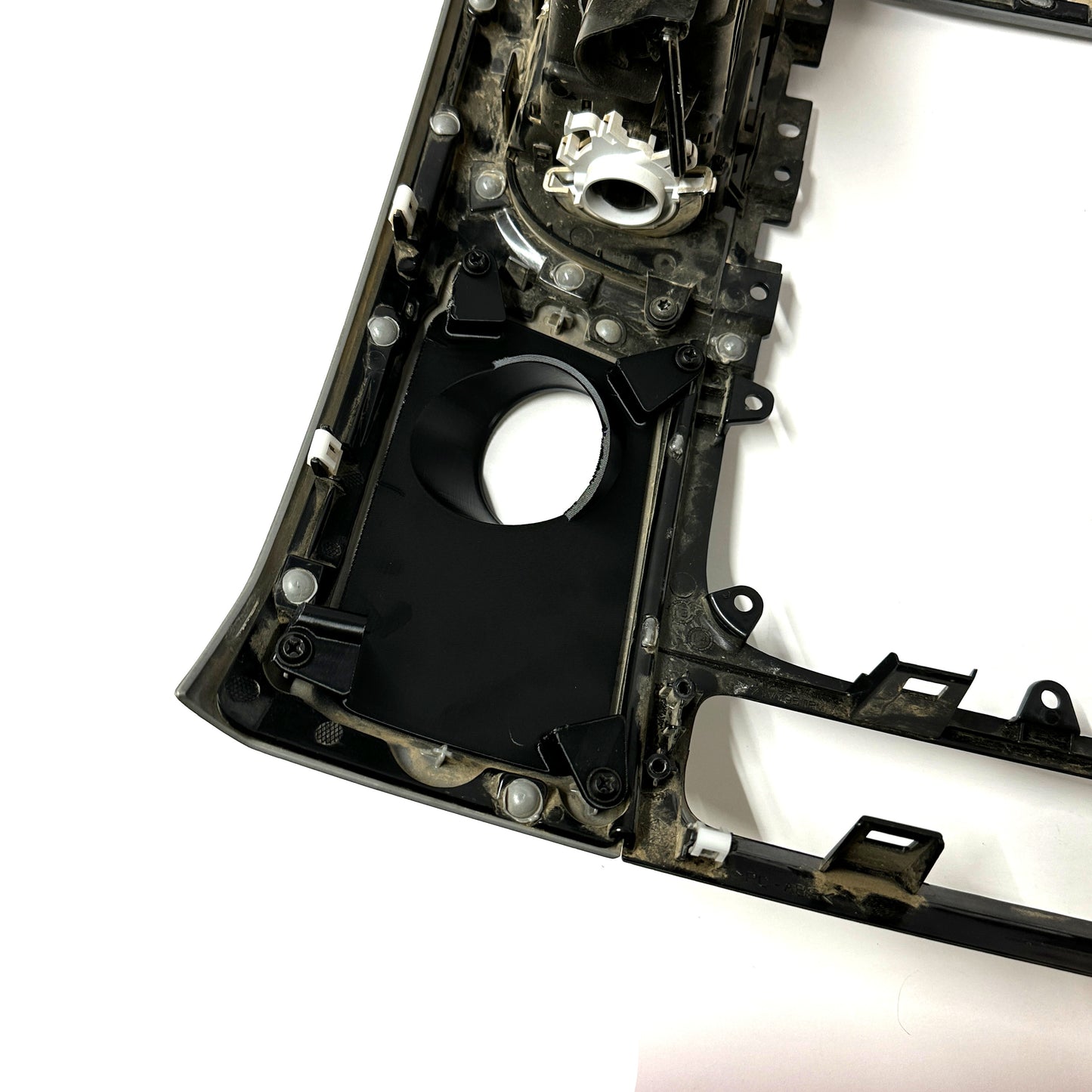 Single gauge pod mount for 2013-2018 RAM center bezel