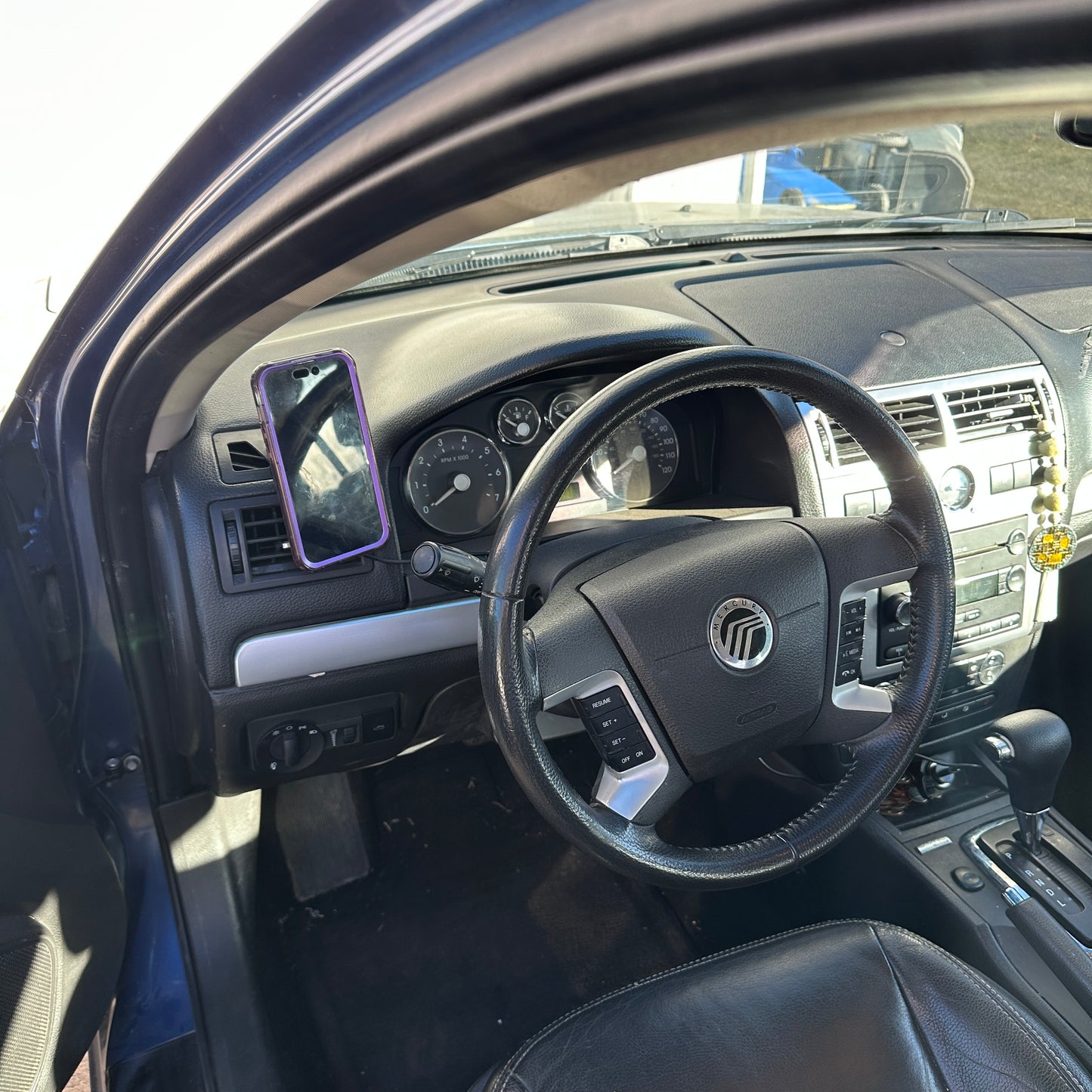 Custom phone mount for 2006-2009 Ford Fusion Milan functional vent