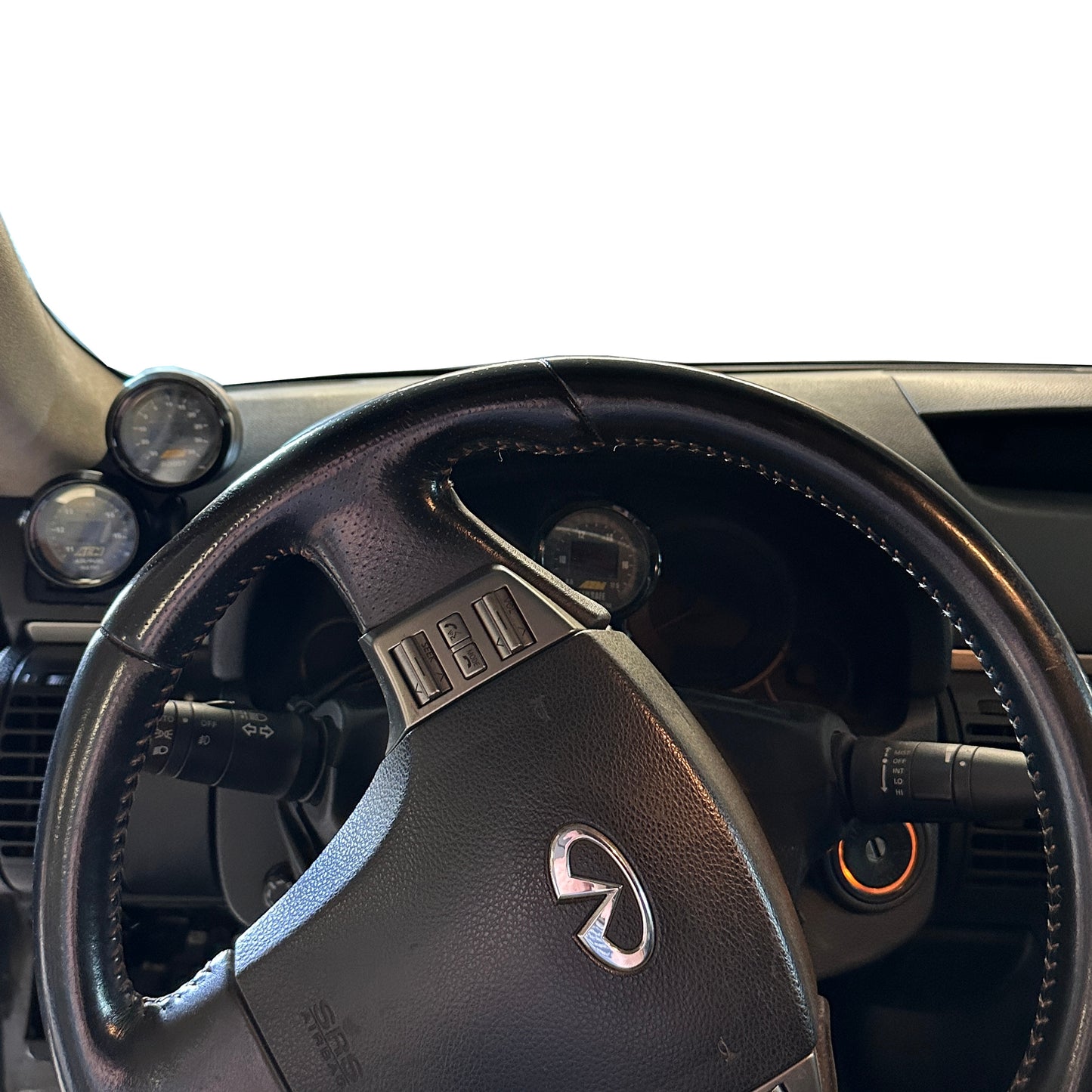 Dual gauge pod mount for 2006-2007 G35 functional defrost vent (Facelift)