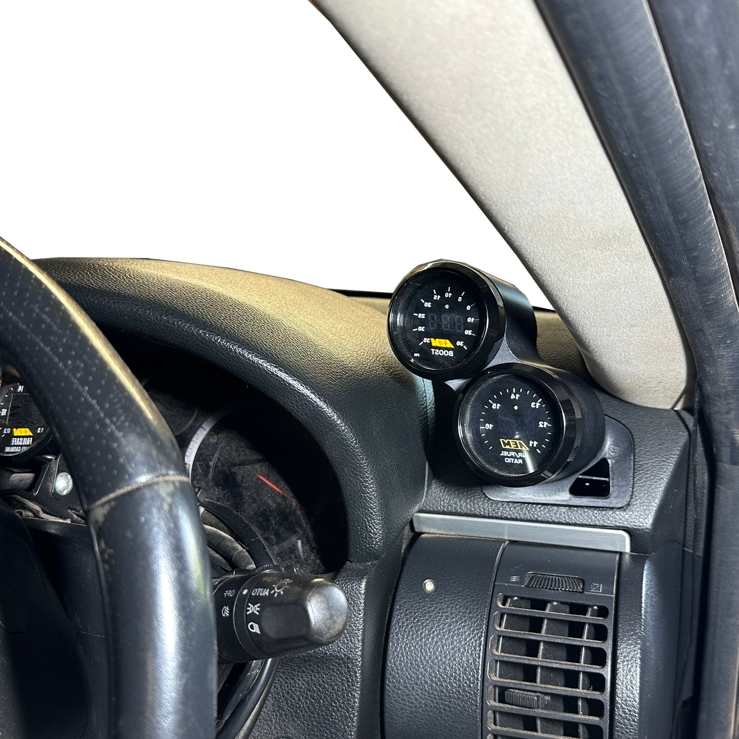 Dual gauge pod mount for 2006-2007 G35 functional defrost vent (Facelift)