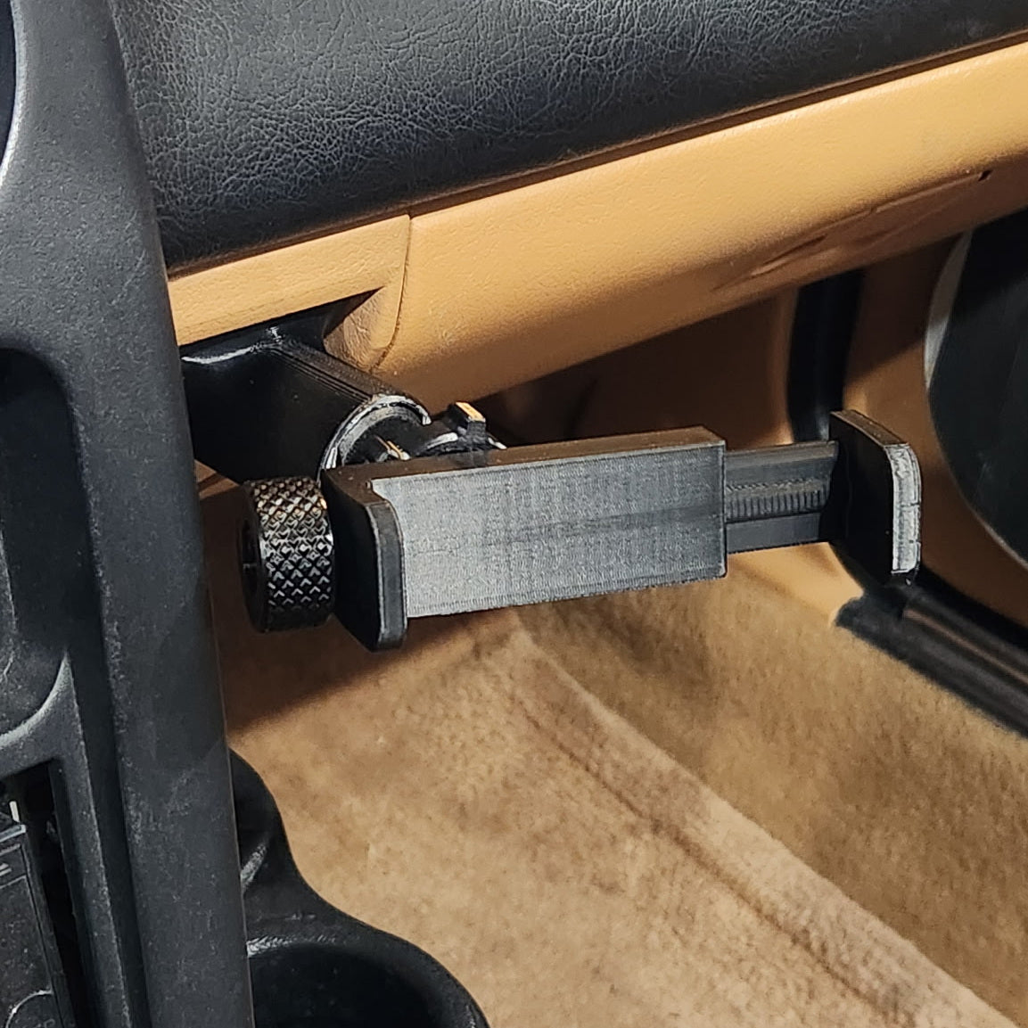Phone mount for 1990-1997 Mazda Miata Dash light slot NA