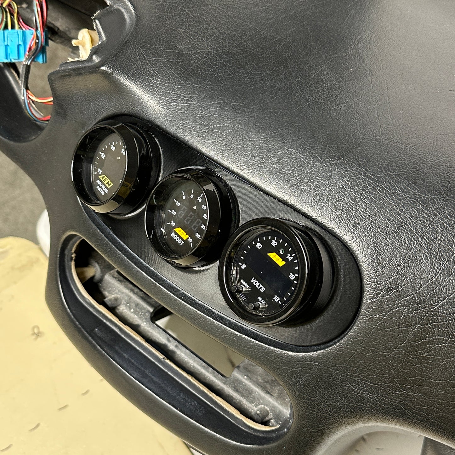 Triple gauge pod mount for 1992-1998 Del Sol replaces center vent