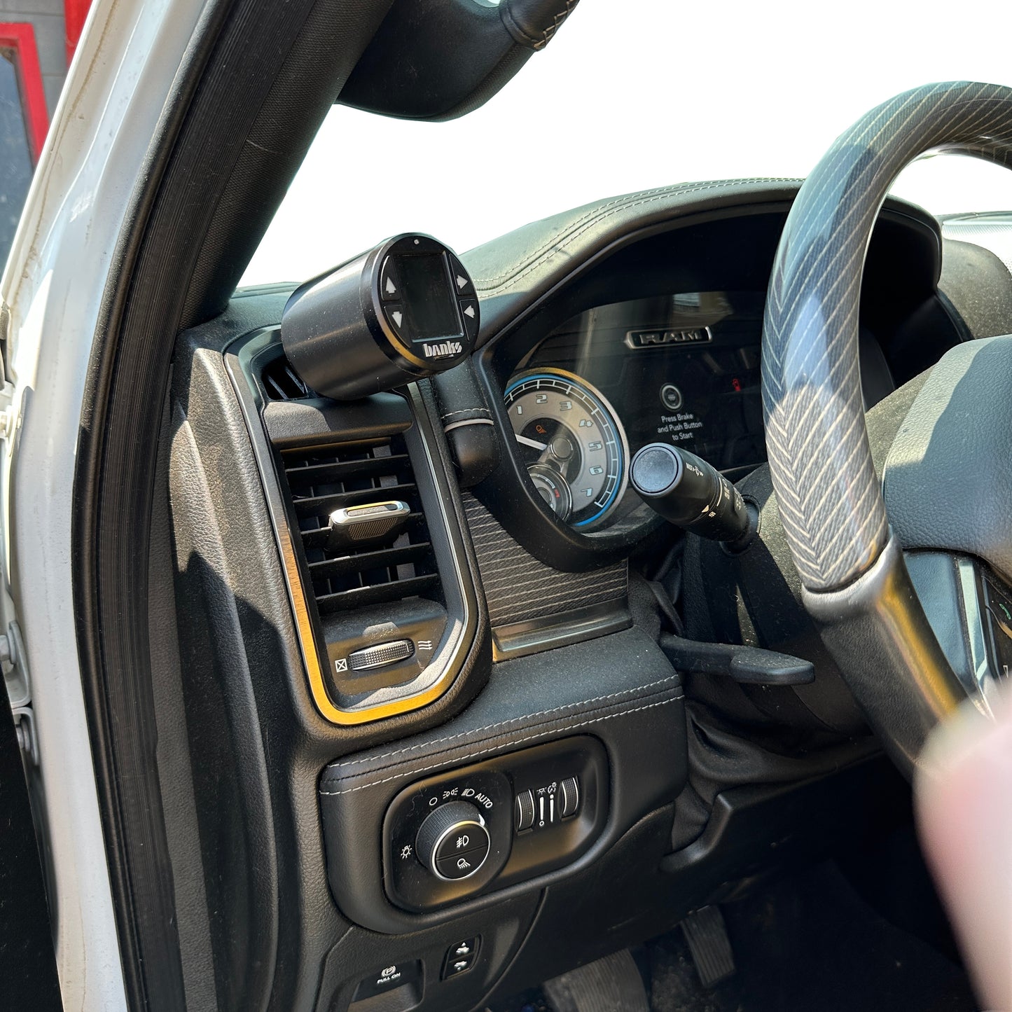 Single gauge pod mount for 2019-2025 Ram defrost vent 52mm