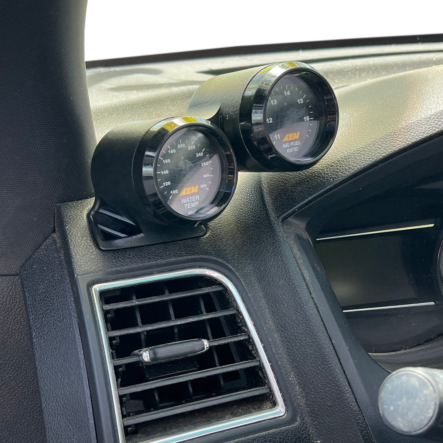 Dual gauge pod mount for 2011-2019 Ford Explorer functional defrost vent
