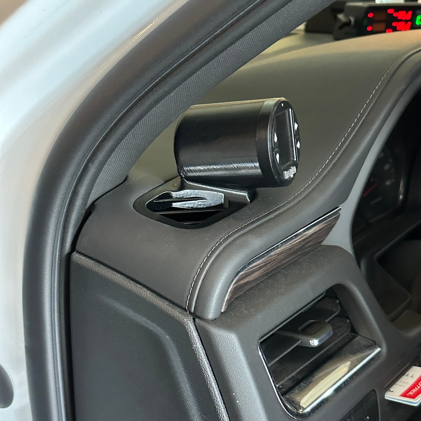 Single gauge pod mount for 2021-2025 Tahoe defrost vent 52mm