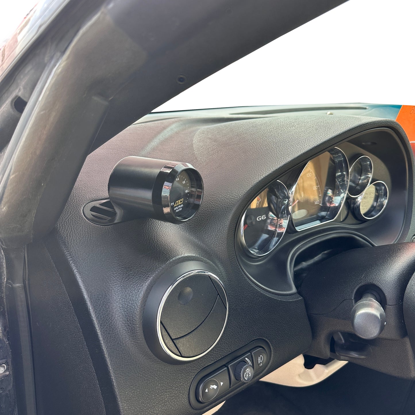 Single gauge pod mount for 2005-2010 Pontiac G6 defrost vent