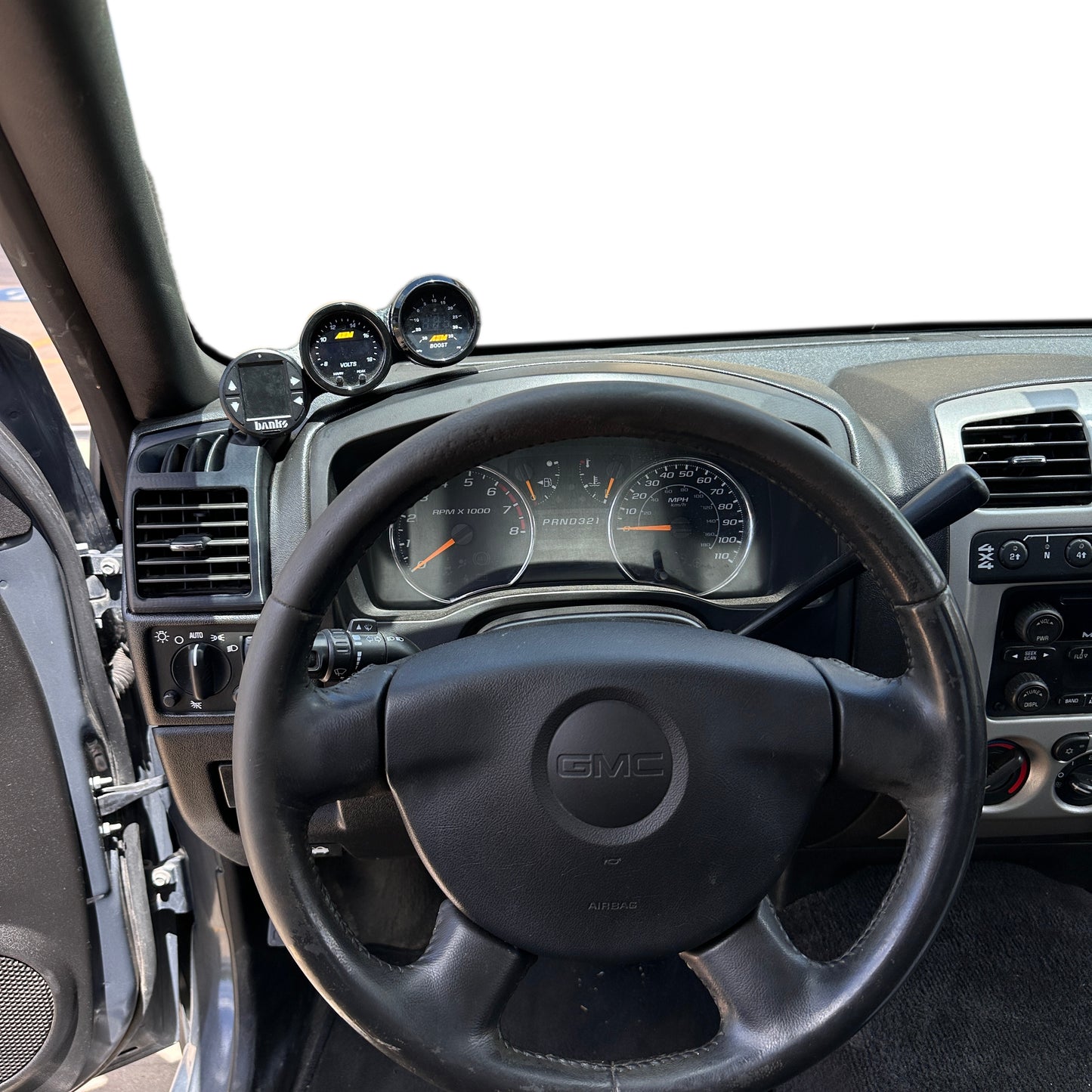 Triple gauge pod mount for 2004-2012 Colorado, Canyon driver vent bezel