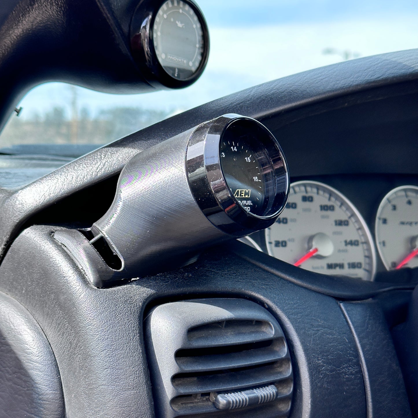 Single gauge pod mount for 2000-2005 Neon SRT4 functional defrost vent