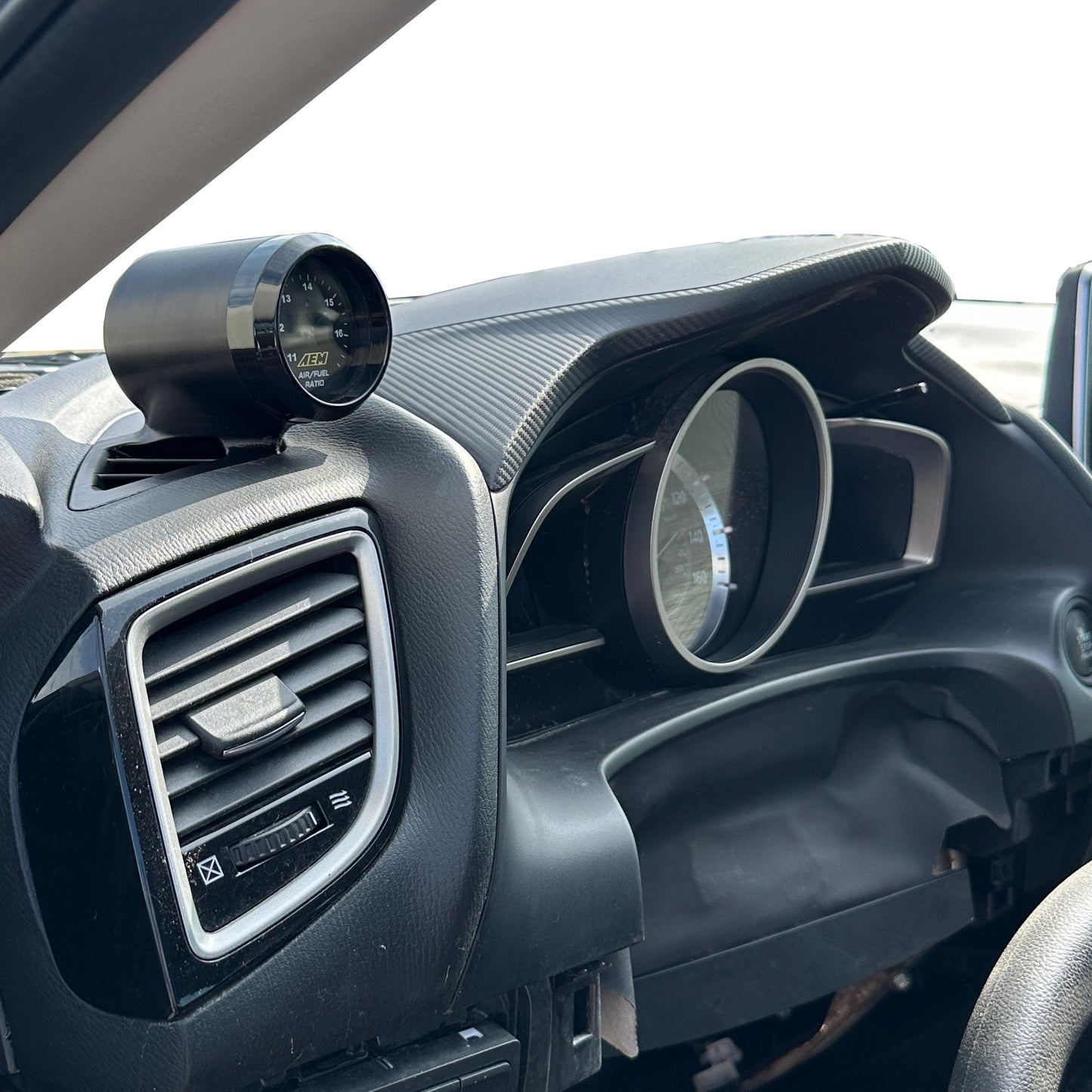 Single gauge pod mount for 2014-2018 Mazda 3 functional defrost vent