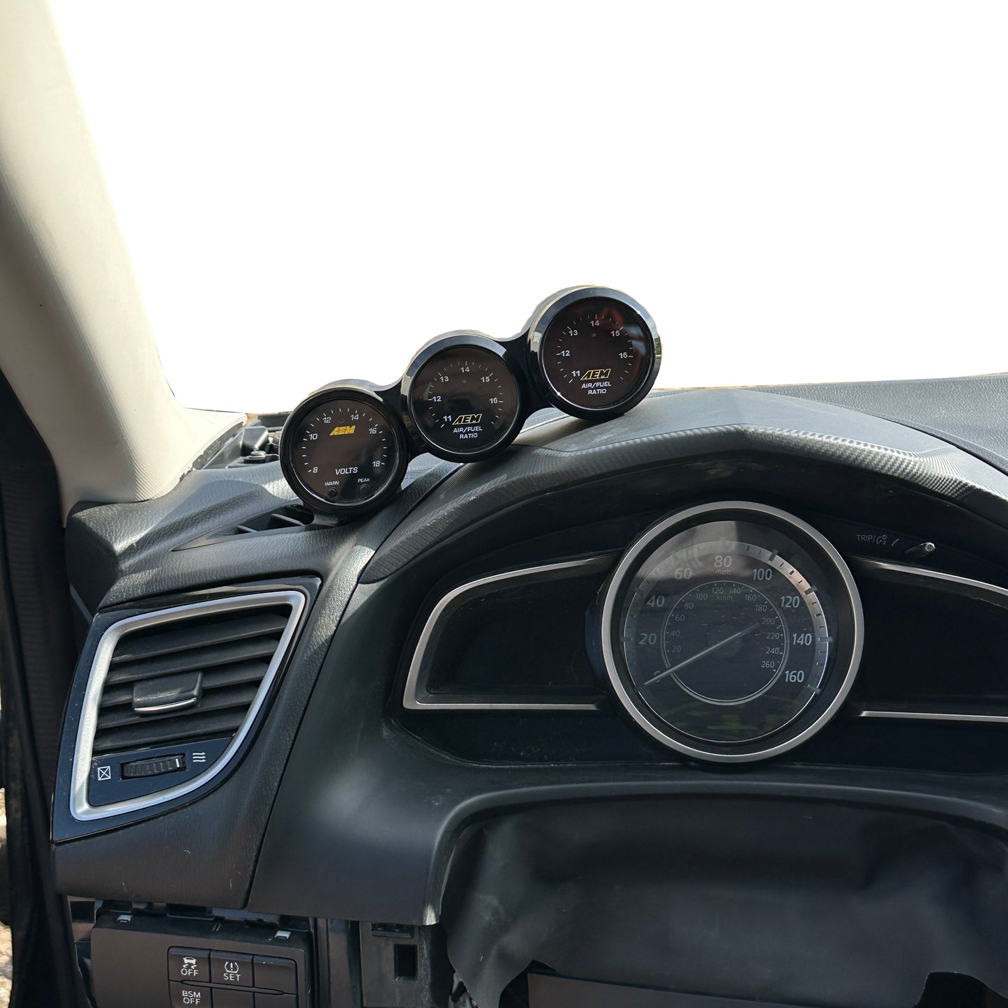 Triple gauge pod mount for 2014-2018 Mazda 3 functional defrost vent