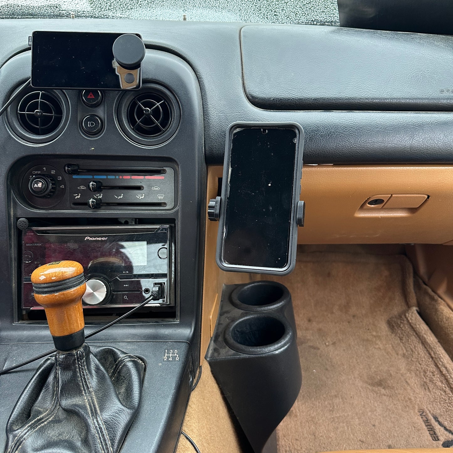 Phone mount for 1990-1997 Mazda Miata Dash light slot NA